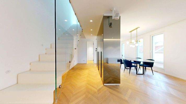 Entrée mit Garderobe