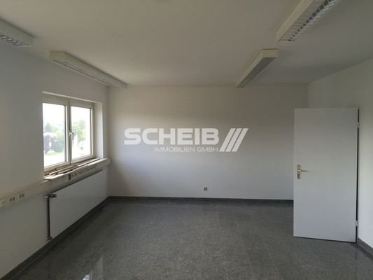 mit Beleuchtungskörper