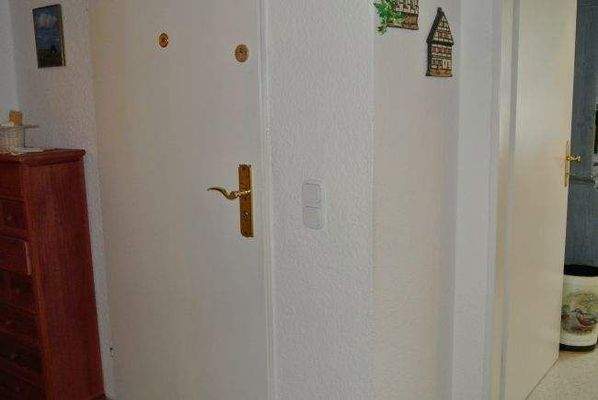 Diele mit Zugang zum Bad