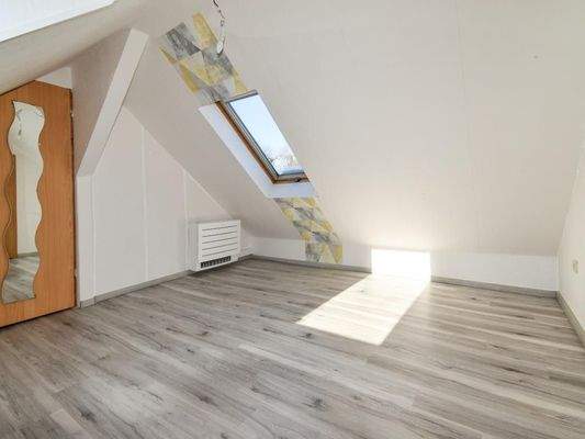 Durchgangszimmer im Dachgeschoss