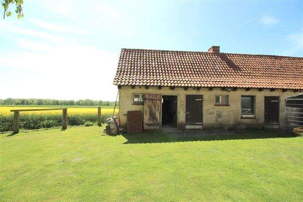 Scheunengebäude mit Einzelräumen