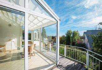 Wintergarten mit Alpenblick