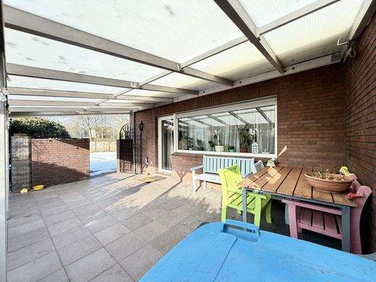 überdachte Terrasse