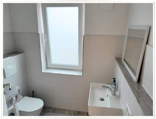 Kinderbad mit Fenster...