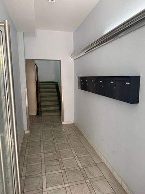 Hausflur Briefkästen.JPG