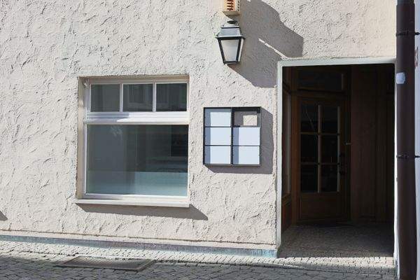 Schaufensterfläche und Eingang