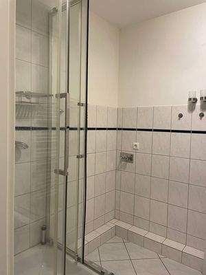 Badezimmer 2.jpg