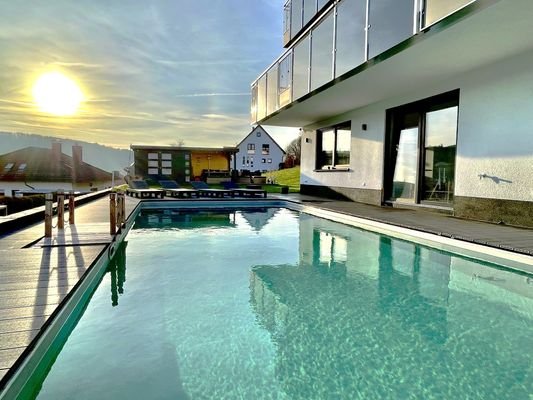 Abendstimmung am Pool (2)
