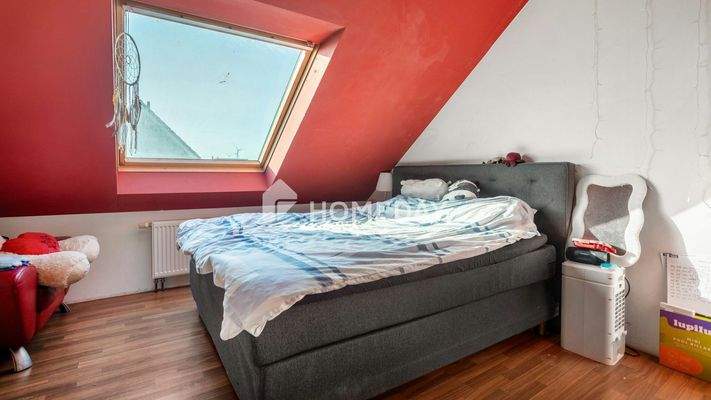 1. OG Schlafzimmer 1