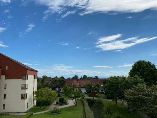 Aussicht vom Balkon und Wohnbereich