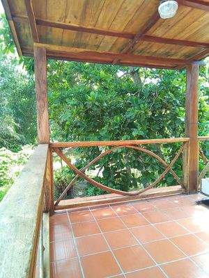 Überdachte Terrasse 1.OG