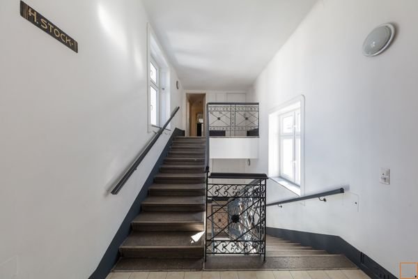 Stiegenhaus_Wohnungseingang