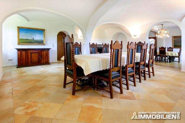 großer-salon-im-erdgeschoss