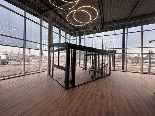 offenenes Büro für Verkaufsgespräche