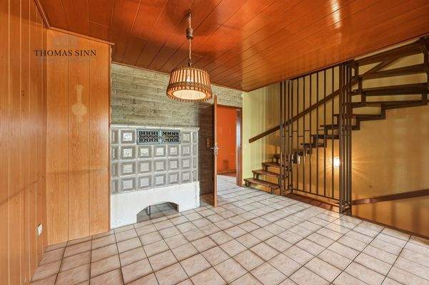 EG: Wohn-/Esszimmer Platz für einen großen Esstisch