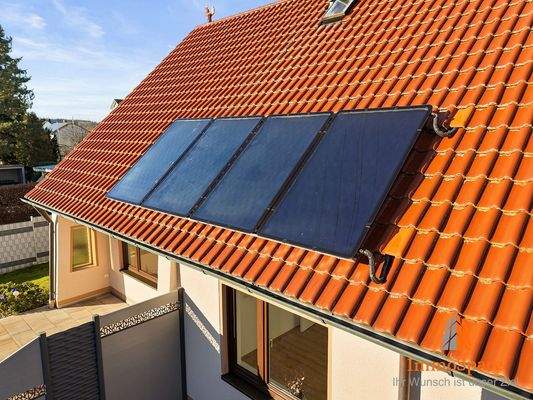 Moderne Solaranlage auf dem Dach