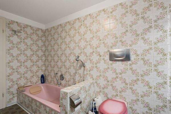 Bad mit Wanne 8,01 m²