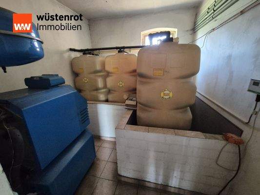 Öl Zentralheizung - EG - HWR