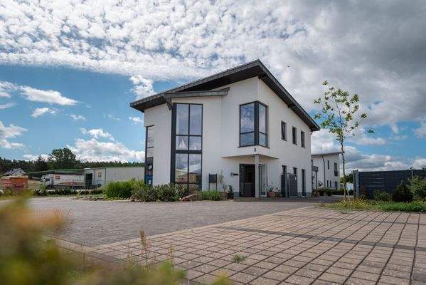 1_büro-mieten-usedom-titel-bürogebäude-loddin-b