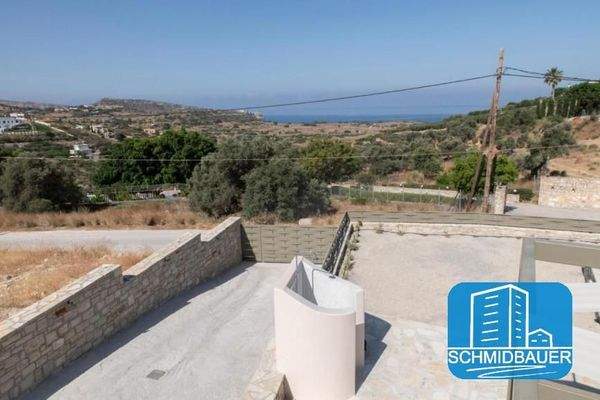 Kreta, Pitsidia: Villa mit Blick auf den Strand von Komos zu verkaufen