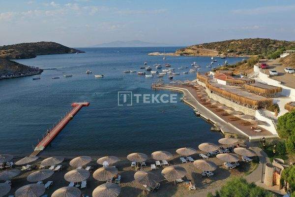 1+1 Apartments in a Beachfront Complex in İzmir Foça
