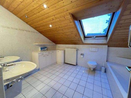 DG - großzügiges Badezimmer