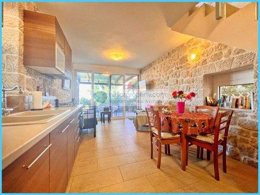 1a4629eba72f47b7ac0301b720bb3c33-original