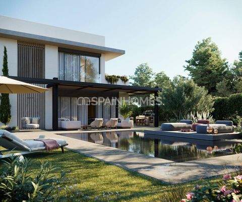 Lands with Building License Near the Beach in Estepona