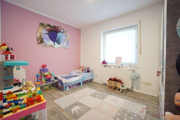 Schlafzimmer/Büro 1 1