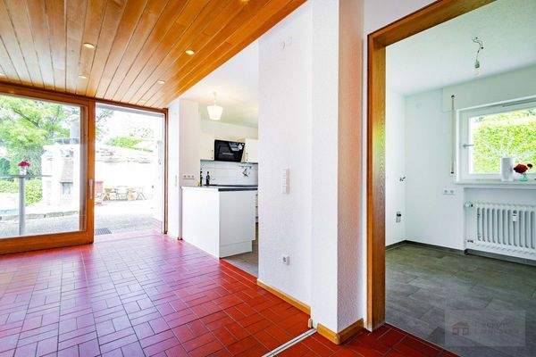 Wohnung 2: Abstell- u. Haushaltsraum / Terrassenaustritt