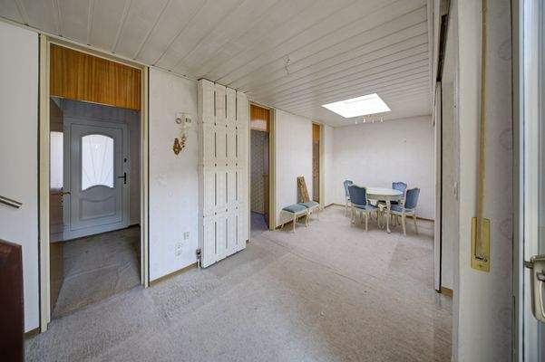 Eingangsbereich mit Blick ins Esszimmer