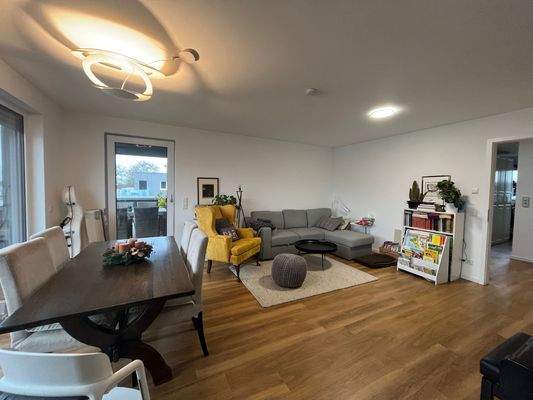 Modernes Penthouse-Wohnzimmer