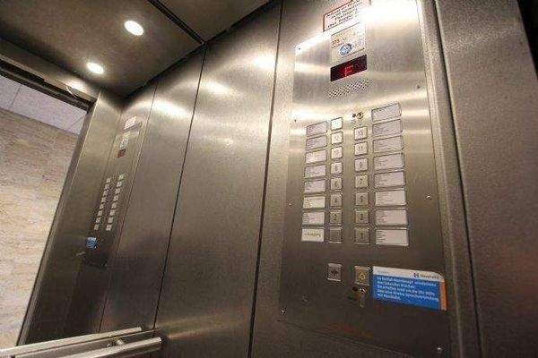 Zwei Aufzüge im Haus