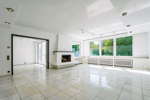 Wohnzimmer mit Kamin