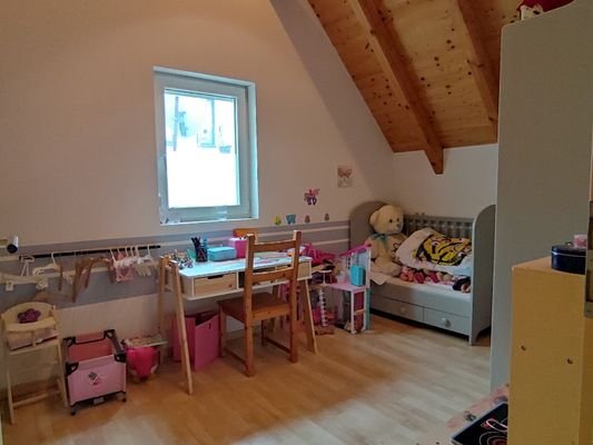 Kinderzimmer Ansicht 1