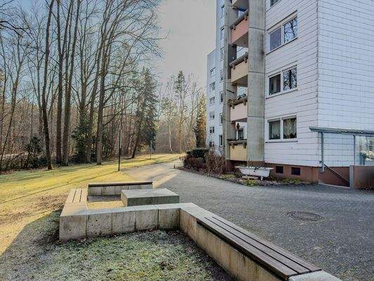 gepflegte Außenanlagen