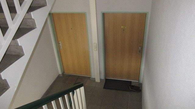 Zugang Wohnung links
