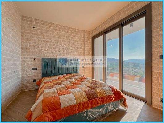 e86e9275d14b41ad959b7d7a35fff5ee-original