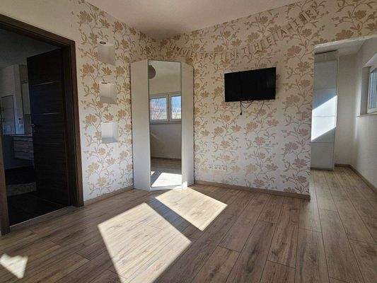 Schlafzimmer mit Ankleide