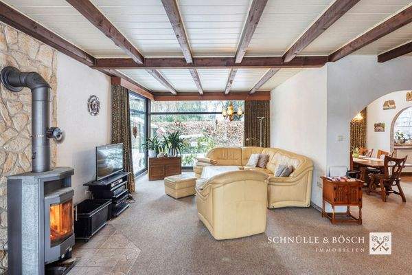 Ein großes Wohnzimmer