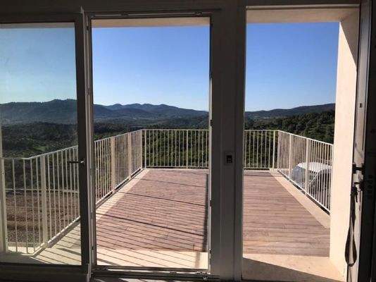 Vom Wohnzimmer auf die Terrasse