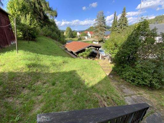 Grundstück mit Carport