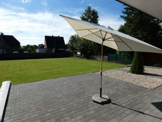 Terrasse mit Blick in der Garten