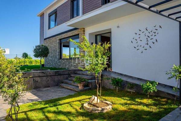 Detached 4-Bedroom House with Private Pool in Belek Antalya