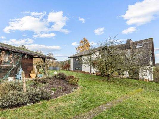 Rückansicht und Garten