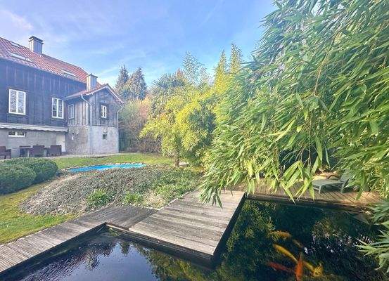 Freistehendes Einfamilienhaus mit vielseitigem Garten