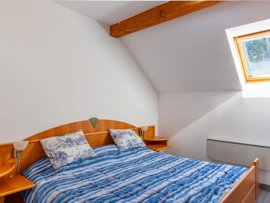 Schlafzimmer 1
