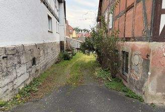 2. Einfahrt zum Garten