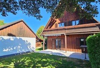 Haus mit Terrasse.jpg