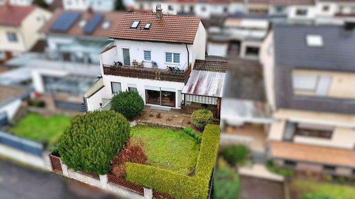 Haus Rückseite & Garten